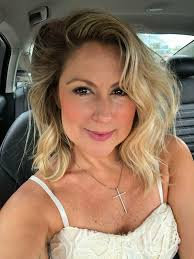 Anna K. Warszawa, Polska